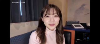 逼逼非常粉嫩颜值不错少妇自摸诱惑，性感丁字裤拨开掰穴特写，脱掉摆弄姿势非常诱人